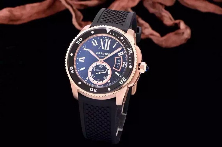 卡地亚calibre de cartier diver系列w7100052腕表